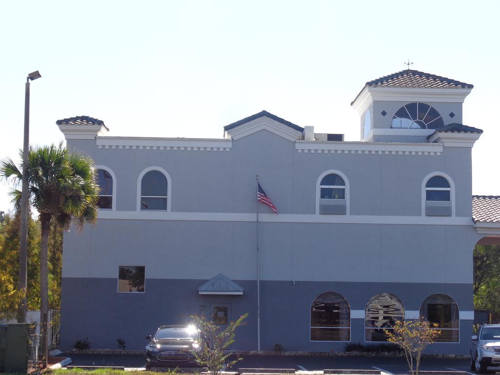 Ruskin Inn Tampa-Sun City Center Exterior photo